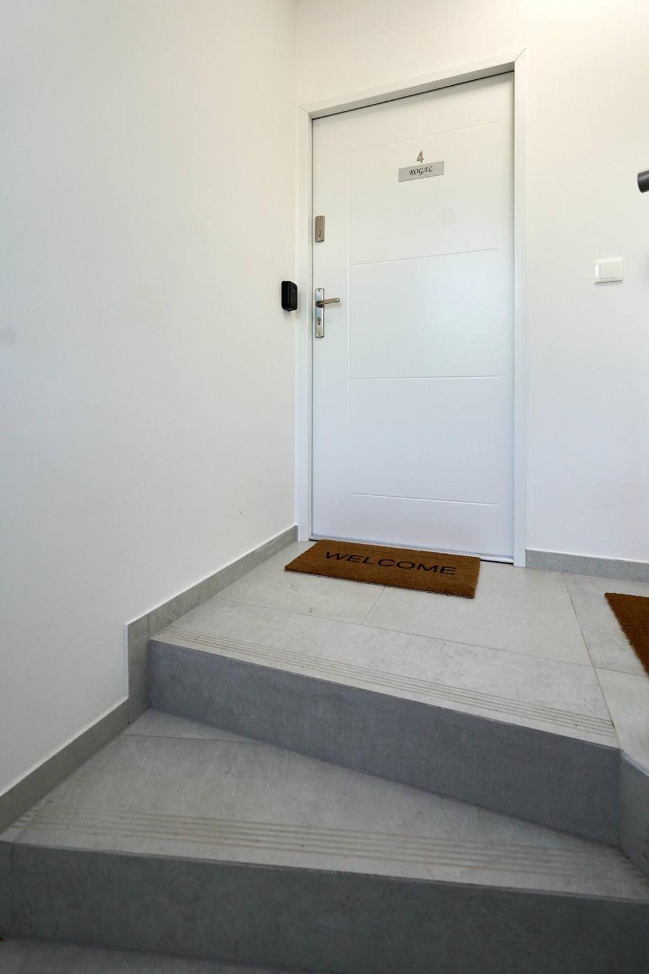 Pyza With Parking Zgoda 30 *